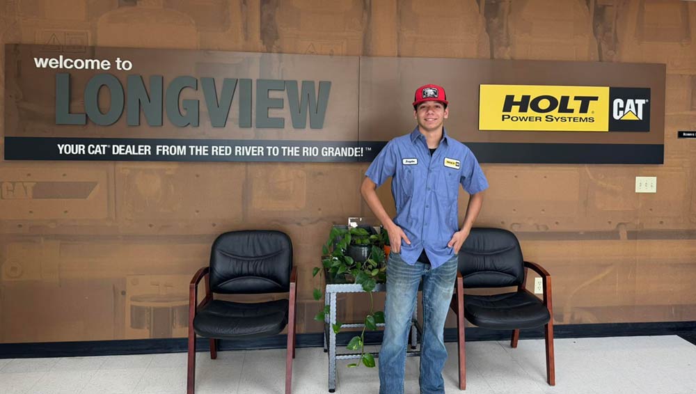 Brayden Figueroa-Cruz working as a Shop Service Technician at the HOLT Longview Power Systems Division